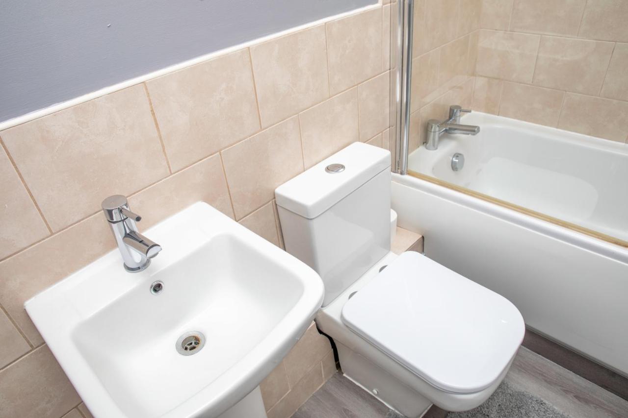 Leeds City Centre Spacious House Free Parking And Wi-Fi Extérieur photo